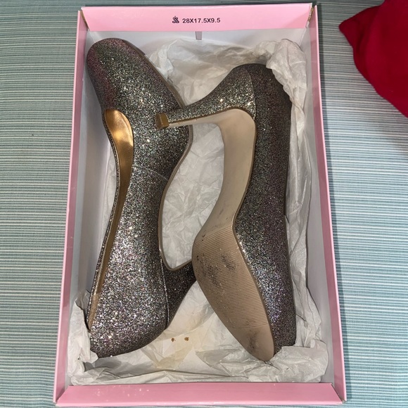 BRAND NEW sparkly heels - Picture 4 of 5